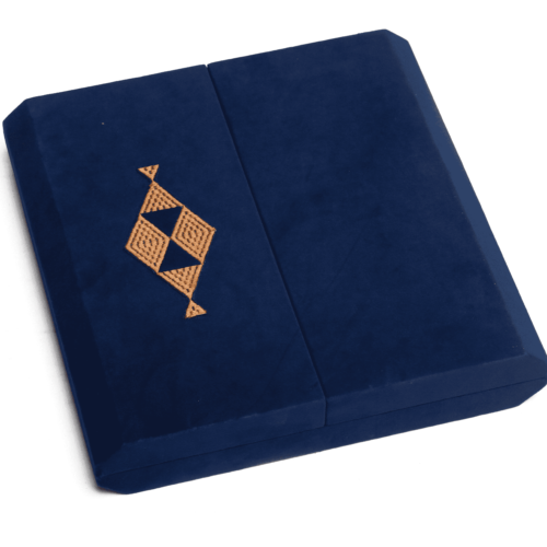 Coffret carré avec coins arrondis 800gr